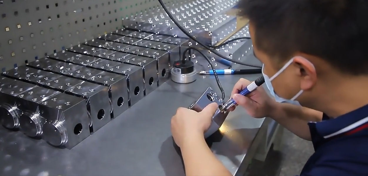 Dongguan Zhongwei Metal Products Co., Ltd 製造者の生産ライン