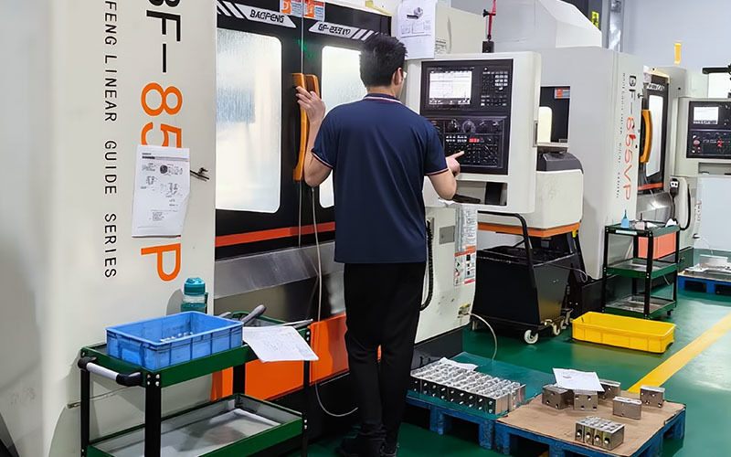 Dongguan Zhongwei Metal Products Co., Ltd 製造者の生産ライン